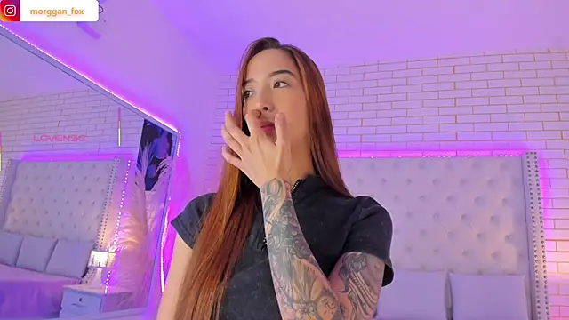 Snapshot of Morggan_Fox_ chatting on 11.28.25 Morggan Fox online show from 11.28.25