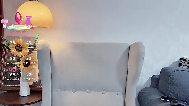 Snapshot of NovaNana chatting on 03.22.25 NovaNana online show from 03.22.25