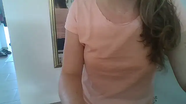 Snapshot of naturliebe chatting on 03.18.25 naturliebe online show from 03.18.25