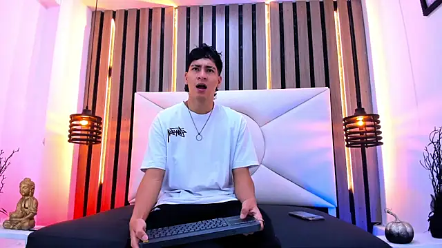 Jhojan twink online show from 10.25.25