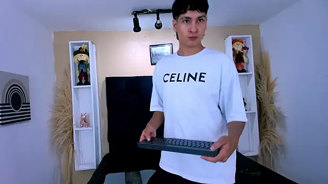 Jhojan twink online show from 10.26.25