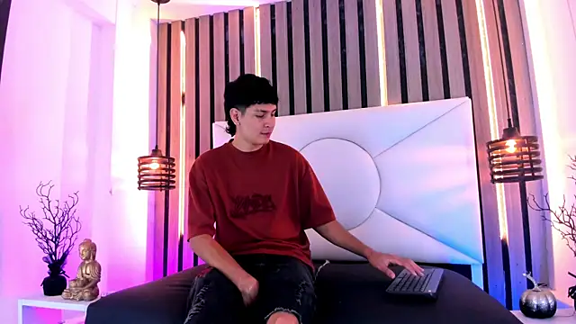 Jhojan twink online show from 10.31.25