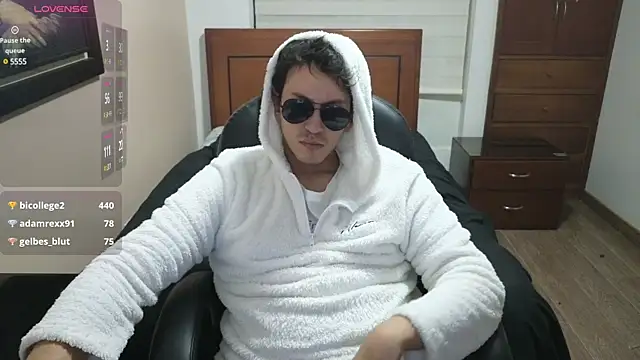 Snapshot of hardaftercum chatting on 03.23.25 hardaftercum online show from 03.23.25