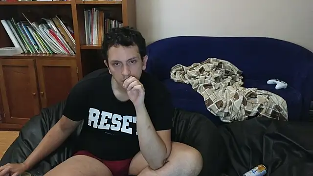 Snapshot of hardaftercum chatting on 10.03.25 hardaftercum online show from 10.03.25