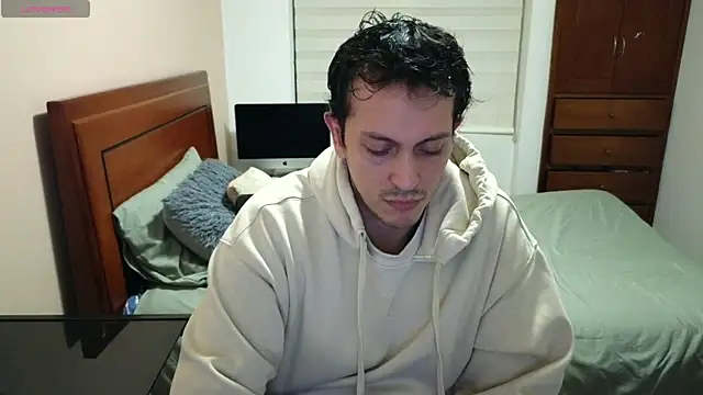 Snapshot of hardaftercum chatting on 10.11.25 hardaftercum online show from 10.11.25