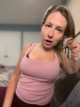 LittleMsMILF online show from 03.31.26