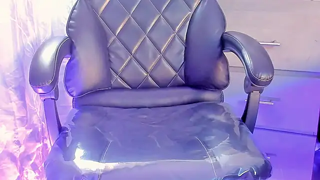 AliceStevens  online show from 11.28.25