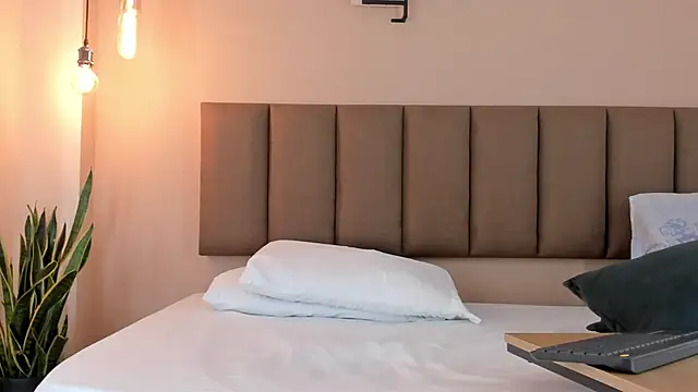 honeygray02 online show from 11.27.25