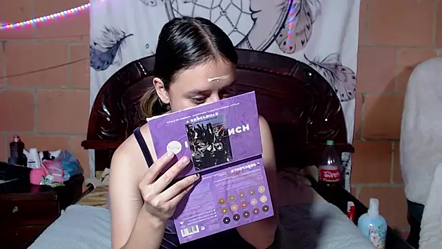 Snapshot of Sukychan_ chatting on 03.18.25 Sukychan  online show from 03.18.25