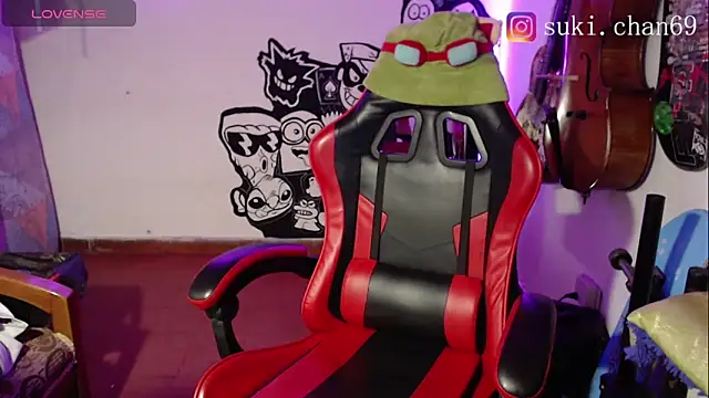 Snapshot of Sukychan_ chatting on 09.11.25 Sukychan  online show from 09.11.25