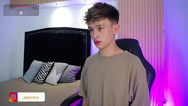 LiamWildx20 online show from 04.14.26