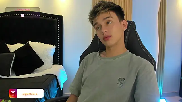 Snapshot of LiamWildx20 chatting on 05.22.26 LiamWildx20 online show from 05.22.26