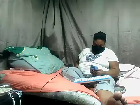 Snapshot of Berrylick chatting on 04.14.26 Berrylick online show from 04.14.26