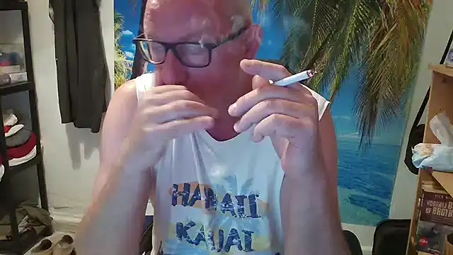 Snapshot of JamesBauer chatting on 06.12.26 JamesBauer online show from 06.12.26