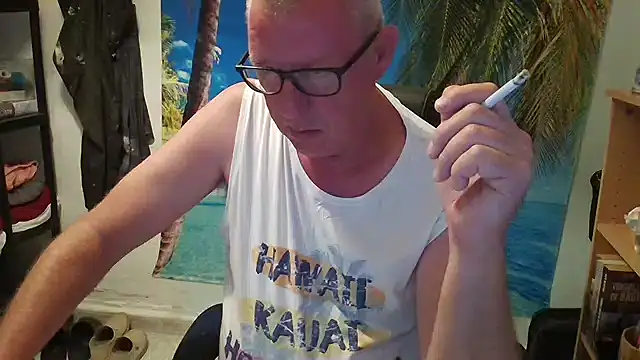 Snapshot of JamesBauer chatting on 06.16.26 JamesBauer online show from 06.16.26