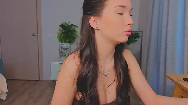 EmiliaDroll online show from 12.15.25