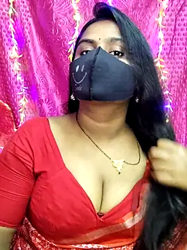 Snapshot of hotshilpa chatting on 12.17.25 hotshilpa online show from 12.17.25