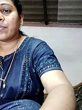 Snapshot of JENNIFERtamil chatting on 12.05.25 JENNIFERtamil online show from 12.05.25