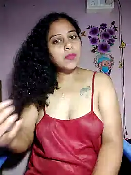 Snapshot of JENNIFERtamil chatting on 12.15.25 JENNIFERtamil online show from 12.15.25