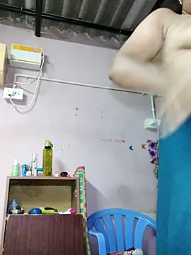 Snapshot of JENNIFERtamil chatting on 12.18.25 JENNIFERtamil online show from 12.18.25