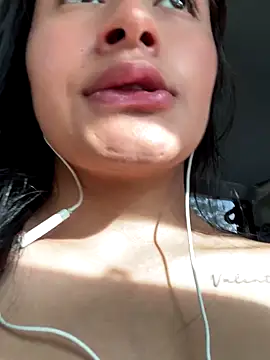 andrea gomes  online show from 10.04.25