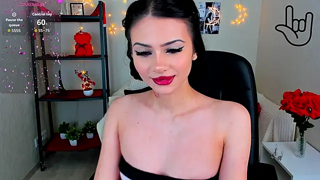 Snapshot of Kitti__ chatting on 06.10.26 Kitti online show from 06.10.26