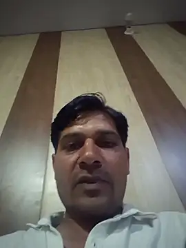 Snapshot of johnny8731 chatting on 05.27.26 johnny8731 online show from 05.27.26