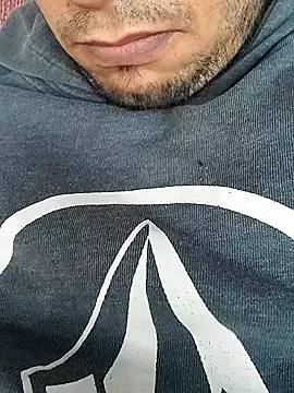 Snapshot of Hotbooy chatting on 11.14.25 Hotbooy online show from 11.14.25