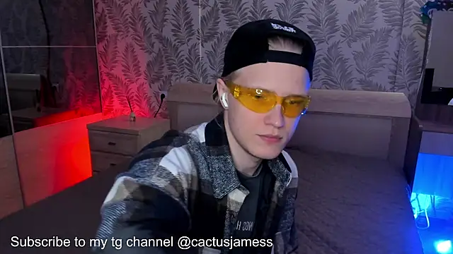 Snapshot of Cactus__James chatting on 09.10.25 Cactus  James online show from 09.10.25