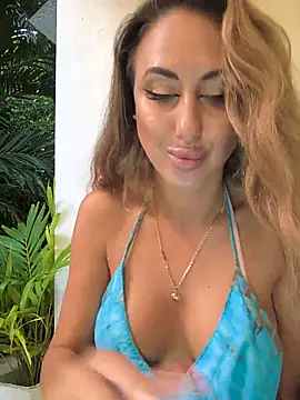 Snapshot of Brilliant-Splashes chatting on 10.31.25 Brilliant-Splashes online show from 10.31.25