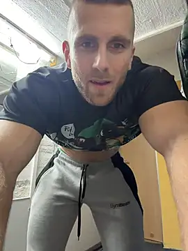 Snapshot of trainwithme chatting on 11.25.25 trainwithme online show from 11.25.25