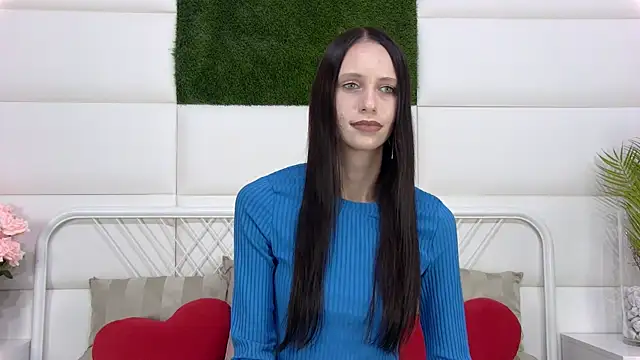 Snapshot of TaraHarris chatting on 09.19.25 TaraHarris online show from 09.19.25