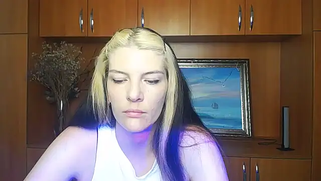 Snapshot of VanessaRey_ chatting on 06.23.26 VanessaRey online show from 06.23.26