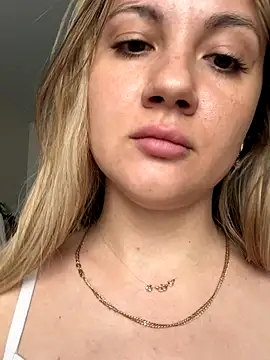 mollygirll online show from 09.28.25