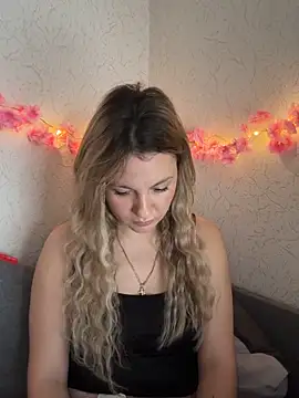 mollygirll online show from 10.13.25