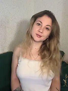 mollygirll online show from 11.28.25