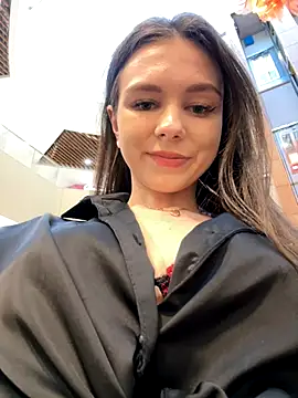 MilaBee online show from 11.21.25