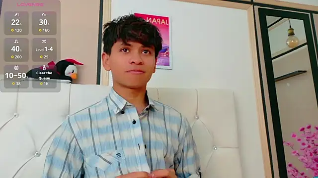 Snapshot of Ethan_Westt chatting on 05.15.26 Ethan Westt online show from 05.15.26