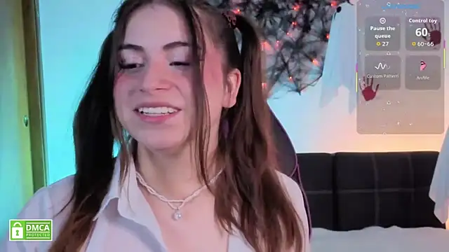 Taiga Cute online show from 10.30.25