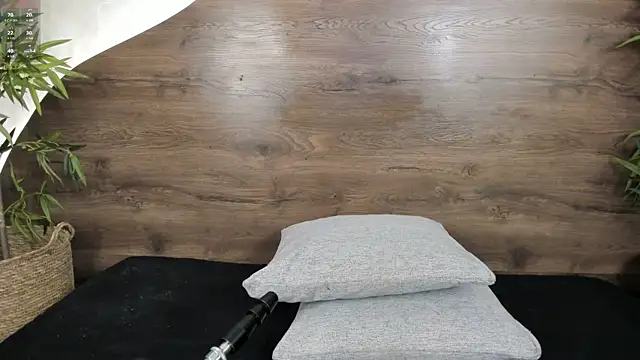 mia lacy  online show from 11.22.25