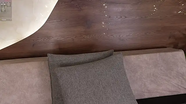 mia lacy  online show from 12.17.25