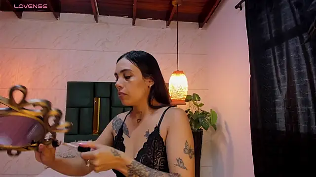 Danna williamss online show from 10.10.25