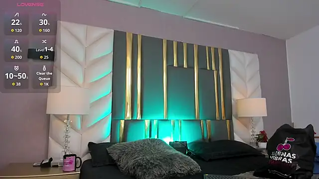 SaraJonness online show from 11.22.25