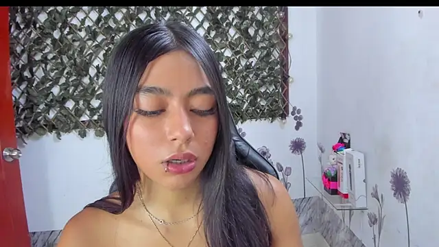 Sarahbrowm  online show from 11.22.25