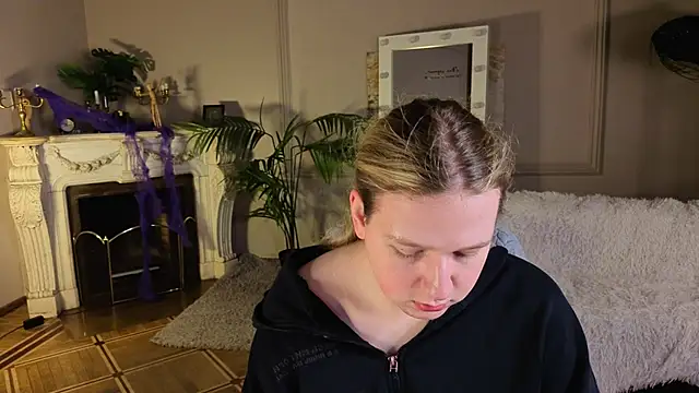 Jes Solar online show from 10.28.25