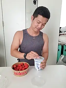 woonee827372 online show from 10.04.25