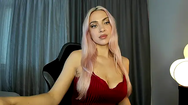  Miss Valentina  online show from 10.28.25