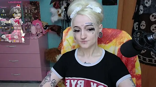 Snapshot of Manuela_unicorn chatting on 05.25.26 Manuela unicorn online show from 05.25.26