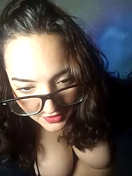 Snapshot of myla_rommer1 chatting on 04.04.26 myla rommer1 online show from 04.04.26