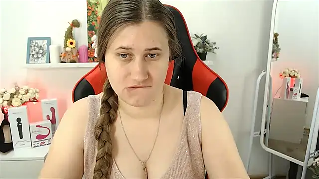 Snapshot of Lucky_Lana chatting on 09.21.25 Lucky Lana online show from 09.21.25